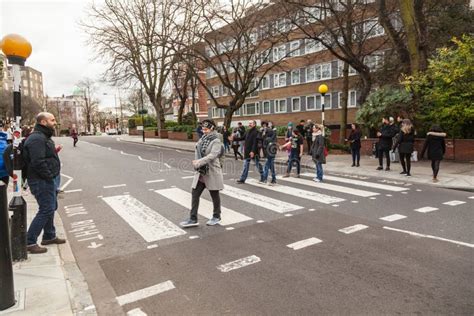 Abbey Road Crossing in London Editorial Photo - Image of 1969, building ...