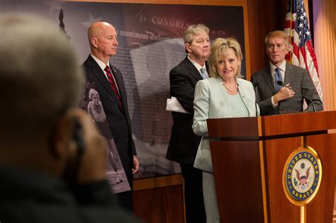 Hyde Smith Introduces Congressional Review Act