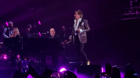 Billy Joel And Rod Stewart Duet ‘stay With Me At Cleveland Concert