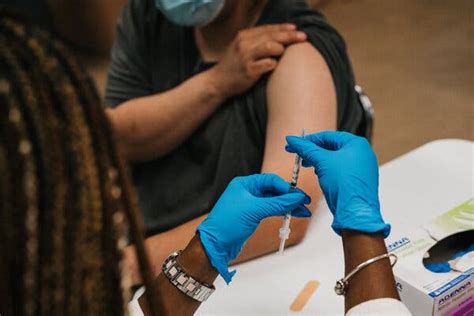 C.D.C. Recommends New Covid Vaccines for All Americans - The New York Times