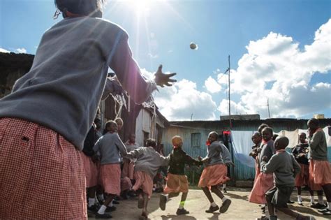 In Photos And Film Kenyan Girls Tell Story Of Life In The Slums