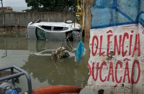 Las fuertes lluvias en Río de Janeiro dejaron al menos once muertos y