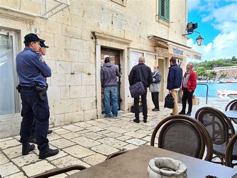 Slobodna Dalmacija Falsificiranim Papirima Izbacili Su Me Iz Radnje