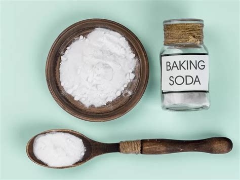 Coba Malam Ini Taburkan Baking Soda Dan Gula Di Lantai Kamar Mandi