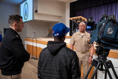 DVIDS Images Philip Brashear Speaks To Crew Of USS Iwo Jima Image