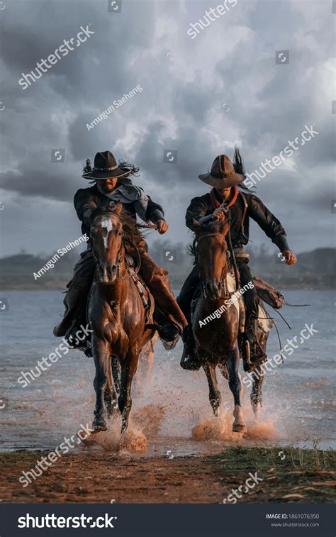 43,174 Cowboy Riding Horse Images, Stock Photos & Vectors | Shutterstock