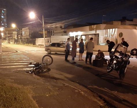 Jovem Fica Ferido Em Batida Entre Carro E Moto Em Volta Redonda Sul