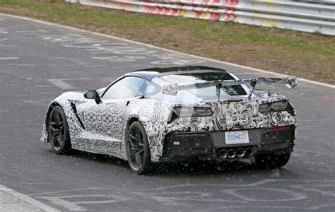 Chevrolet Corvette Zr Al M Nimo De Camuflaje En N Rburgring A La Caza