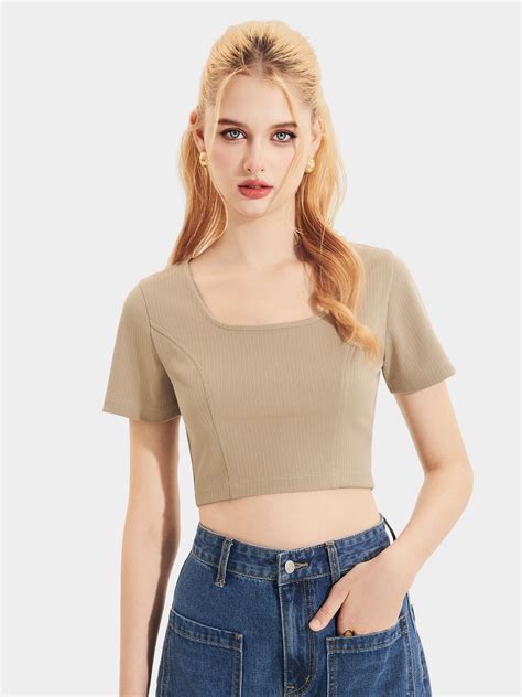 Áo thun croptop cổ vuông tay ngắn form ôm MARC