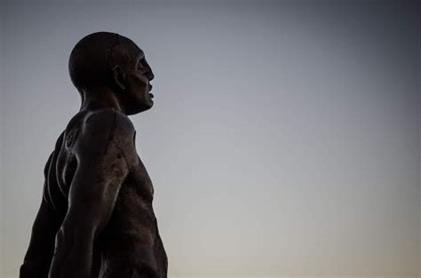 Solace In The Wind The Naked Man Statue In Te Aro Wellington Zaubee