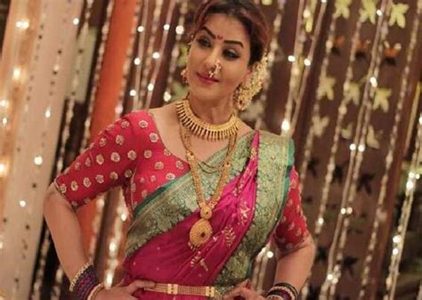 Bhabi Ji Ghar Par Hai Fame Shilpa Shinde In Saree Looks Gorgeous And Beautiful See Pictures