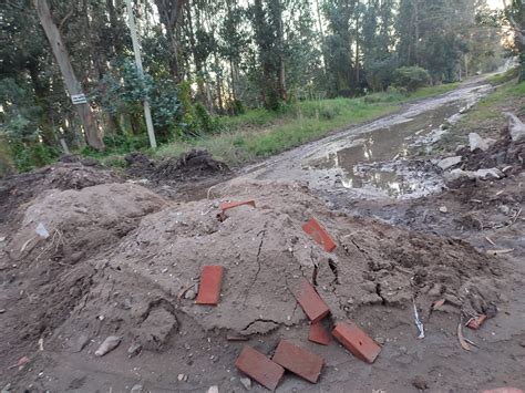 Vecinos denuncian que la Municipalidad los dejó atrapados en una