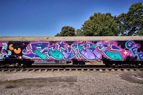 Graffiti Artist POISON paints the MOLOTOW TRAIN » MOLOTOW™ Blog