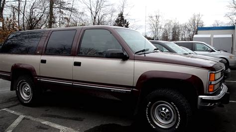 Beautiful 1993 Chevy Suburban K2500 Spotted At My Gym Youtube