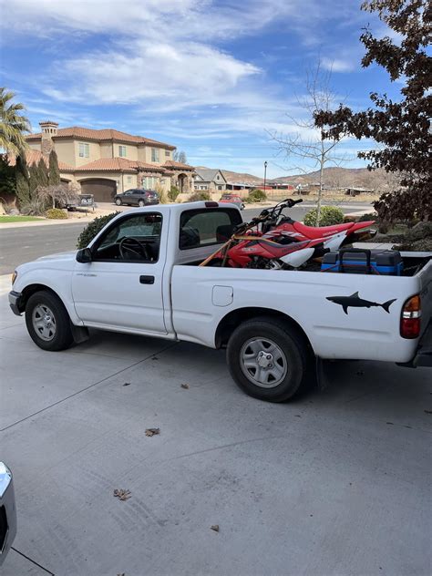 A truck from when Toyota knew what we needed and wanted : r/ToyotaTacoma