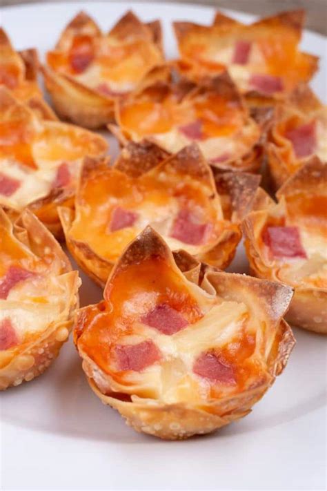 Easy Pizza Wonton Cups Best Homemade Hawaiian Ham And Pineapple Wonton