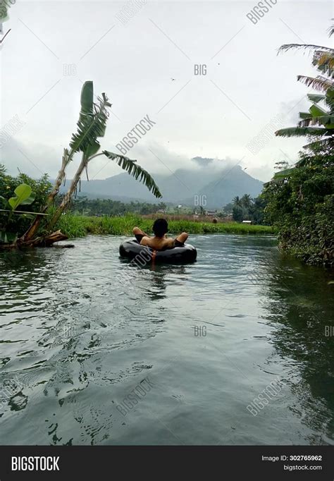 Pemandangan Perbukitan Image & Photo (Free Trial) | Bigstock