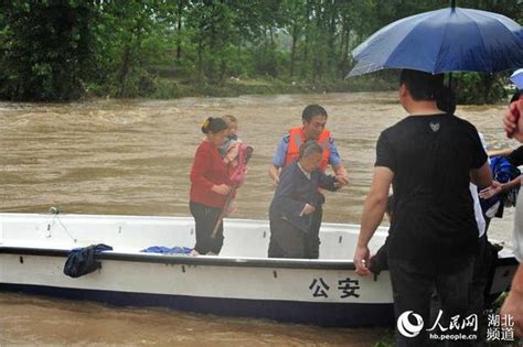 湖北麻城突遭超历史降雨量 顺河镇140名群众被洪水围困手机凤凰网