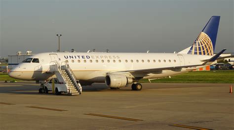 Review United Airlines Erj 175 First Class Oklahoma City To Houston