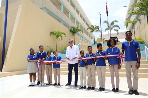 Presidente Abinader Inaugura Escuelas Y Apartamentos En La Provincia