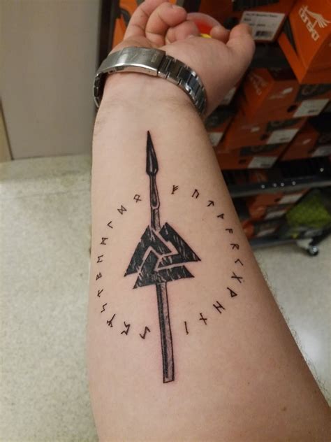 Drag To Resize Or Shift Drag To Move Heidnisches Tattoo Runes Tattoo