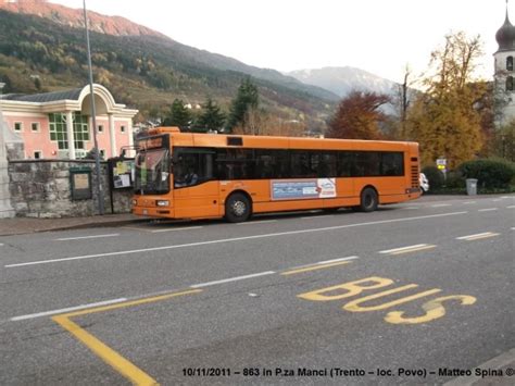 Autobus In Livrea Arancione Autobus Urbani E Suburbani