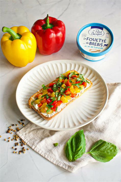 Bruschetta Aux Poivrons Grill S Et Fouett De Brebis Au Sel De Gu Rande