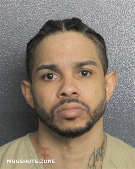 CASTILLO GOMEZ HUMBERTO 04 08 2022 Broward County Mugshots Zone