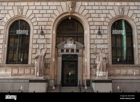 Money museum federal reserve bank of Cleveland Ohio Stock Photo - Alamy