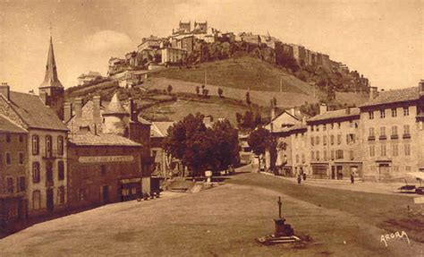 Saint Flour SAINT FLOUR VUE DE LA VILLE BASSE Carte Postale