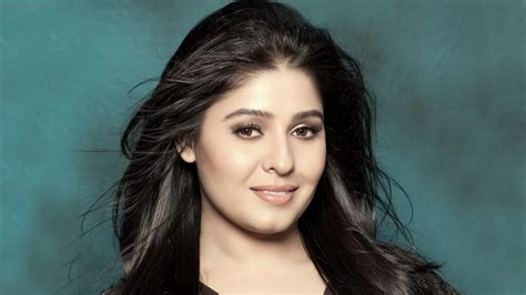 Sunidhi Chauhan Age, Husband, Net Worth, Height, Family, Biography