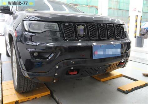 For Jeep Grand Cherokee Gloss Black Front Fog Light Cover