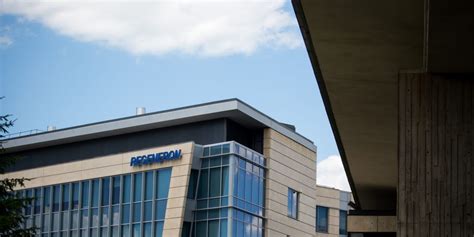 Regeneron Gets Praised by Wall Street. High-Dose Eylea Data Look ...