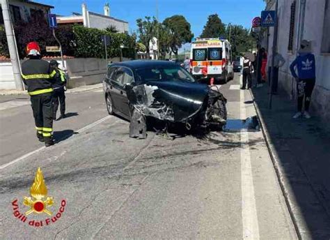 Tragedia sfiorata in Puglia auto a folle velocità si schianta vicino