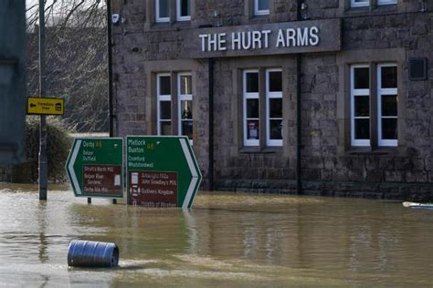 In Pictures Flooding Hits The Midlands And North As Storm Franklin