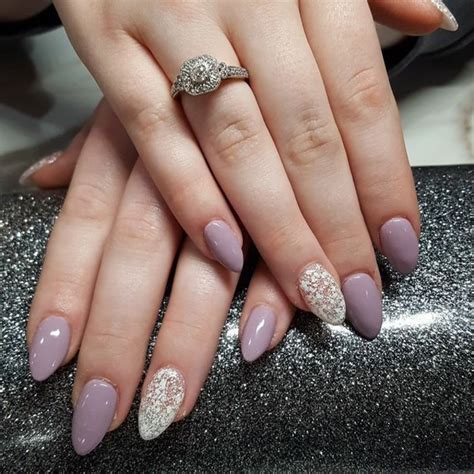 Unghie A Mandorla Lultima Tendenza Per Una Manicure Perfetta