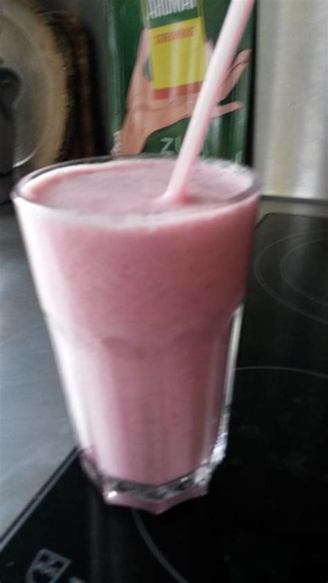 Erdbeermilchshake Mit Erdbeeren Und Milch Rezept Mit Bild Kochbar De