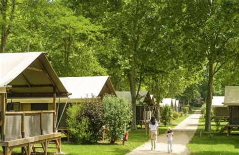 Camping Château de Galaure in Rhône Alpes Glamping Franse Alpen