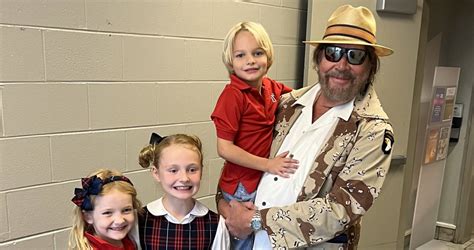 Hank Williams Jr Celebrates Grandparent S Day With Three Of His