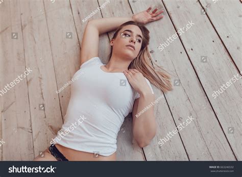 Sexy Blonde Woman White Tshirt Panties库存照片 Shutterstock