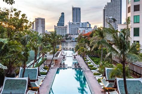 Bangkok riverside hotels – on the star-studded river of kings