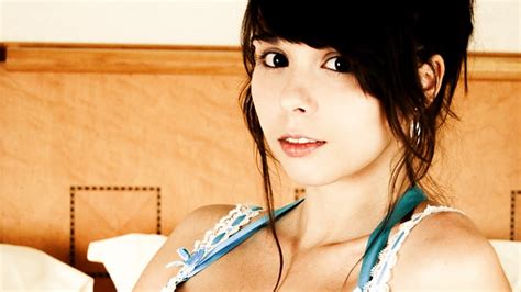 Online Crop Hd Wallpaper Brunettes Women Models Ariel Rebel