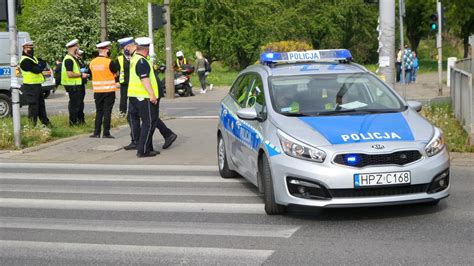 Warszawa Wypadek na Redutowej Motocyklista zderzył się z pieszym