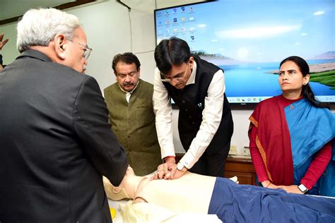 Dr Mansukh Mandaviya Launches Cardiopulmonary Resuscitation Cpr