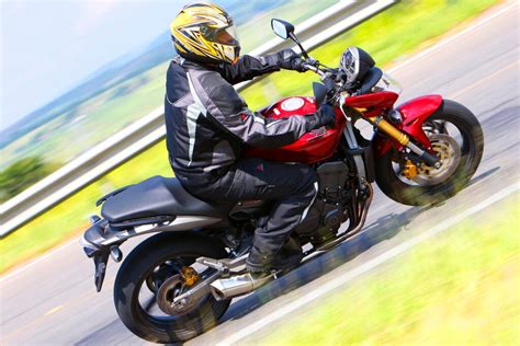 Honda Hornet fora de linha há 10 anos moto ainda é a mais procurada