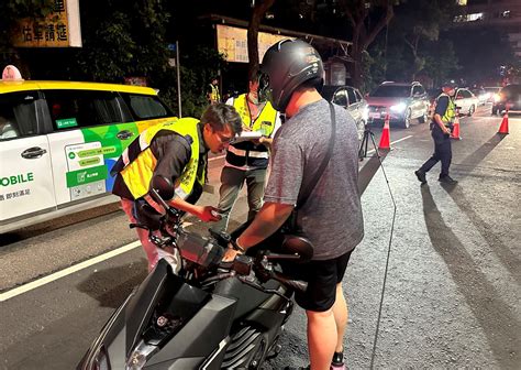 新北修法擴大全日取締未經審驗合格排氣管噪音車 施行首日祭出150張罰單，連同暑假麥噪專案已取締近900輛噪音車 新北市政府環境保護局