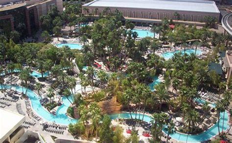 Las Vegas Hotels with the Best Family-Oriented Pools