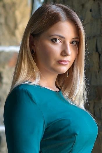 Ukraine Single Alina Green Eyes 32 Years Old Id180086