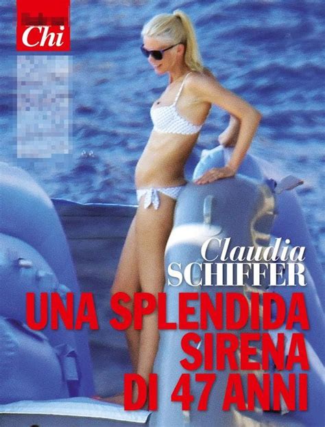 Las fotos de Claudia Schiffer en bikini durante sus vacaciones en familia que están dando qué hablar