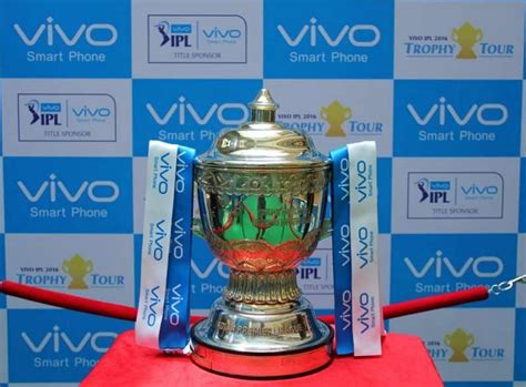 Vivo Ipl Trophy Tour Makes A Successful Debut In Pune